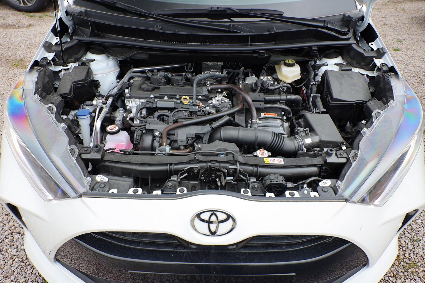Toyota Yaris LED DigiC Privacy ACC Kam 16