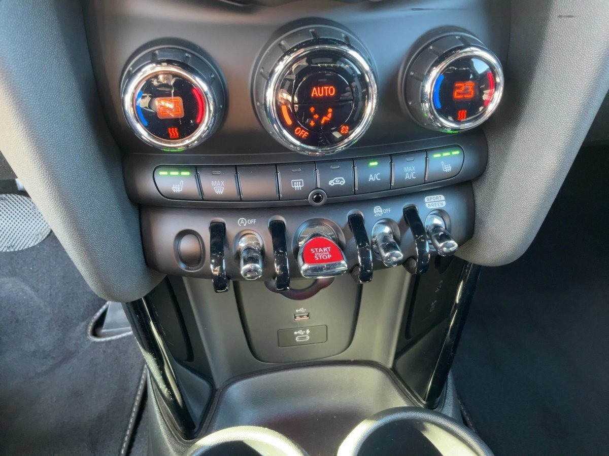MINI Andere Yours Trim Cooper 1.5 AUTOM.,LED,Navi,SHZ,HUD
