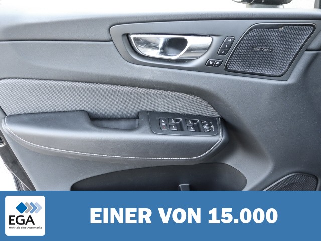 Volvo XC60 Ultimate Dark AWD B5 Diesel EU6d HUD StandHZG Leder Digitales Cockpit Memor