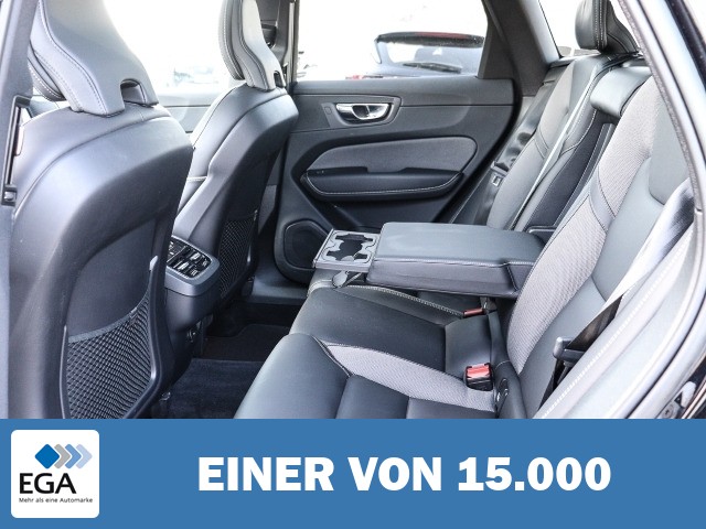 Volvo XC60 Ultimate Dark AWD B5 Diesel EU6d HUD StandHZG Leder Digitales Cockpit Memor