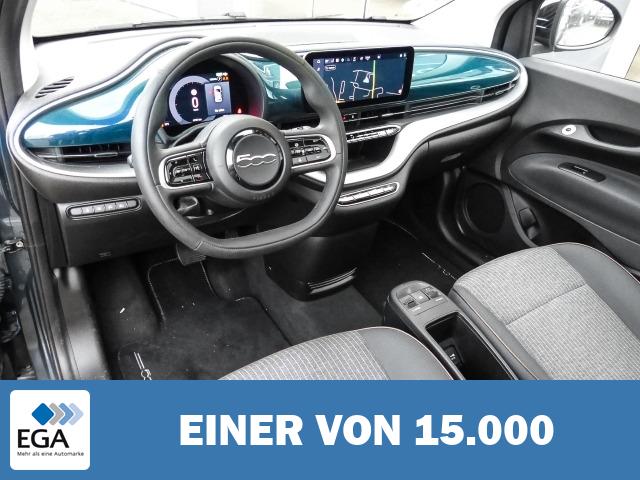 Fiat 500e 3+1 Icon Panorama Navi Memory Sitze Apple CarPlay Android Auto Klimaautom F