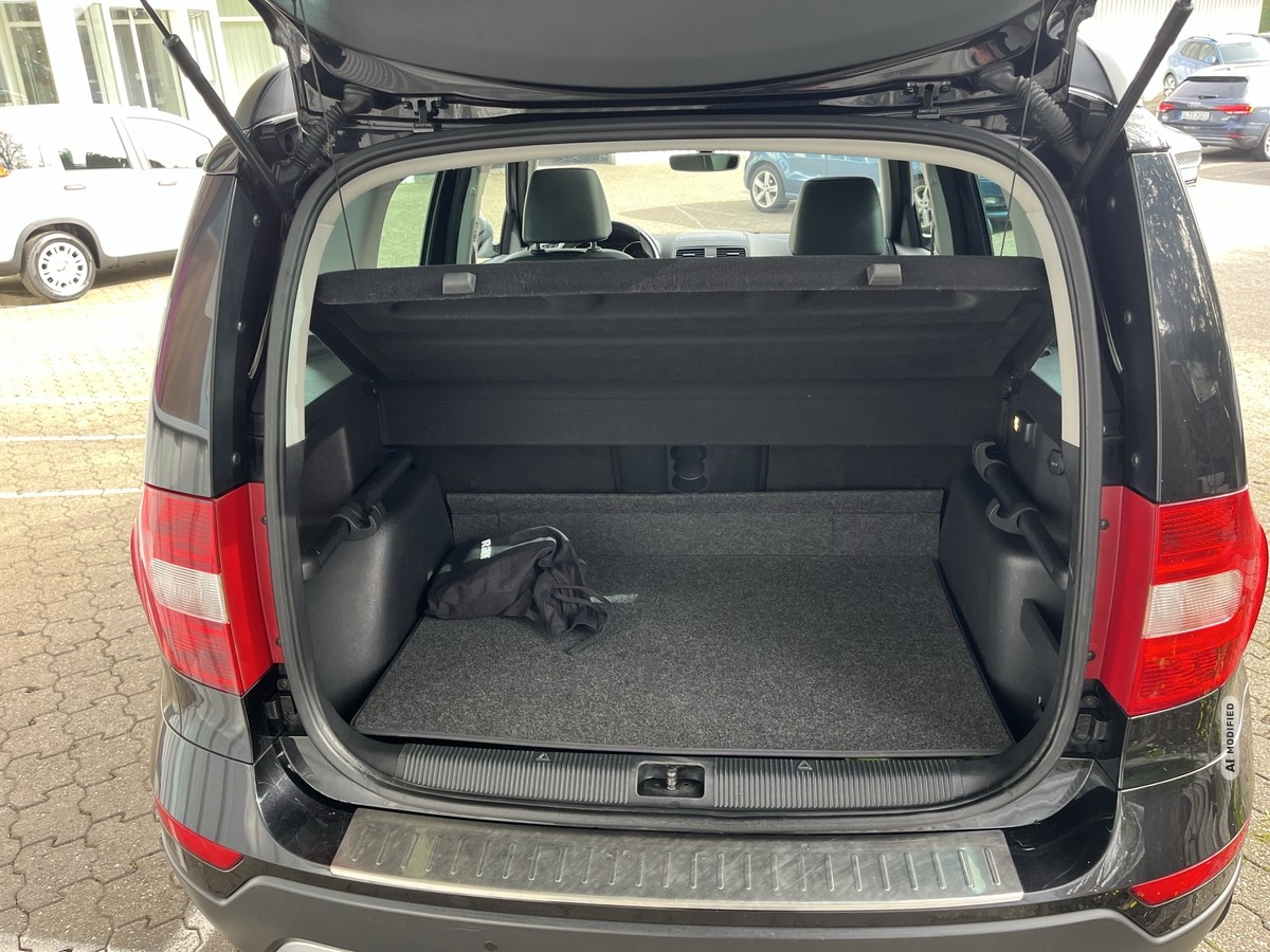 Skoda Yeti 2.0 TDI STYLE*4x4*Outdoor*AHK*PANORAMAD*XENON*PDC v+h