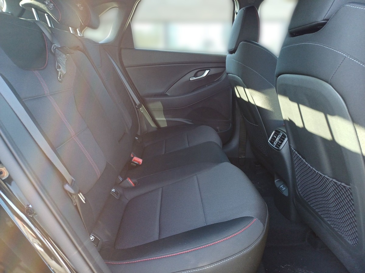 Hyundai i30 N-Line 1.6 T-GDI 7-DCT Kamera App PDC LED Navi