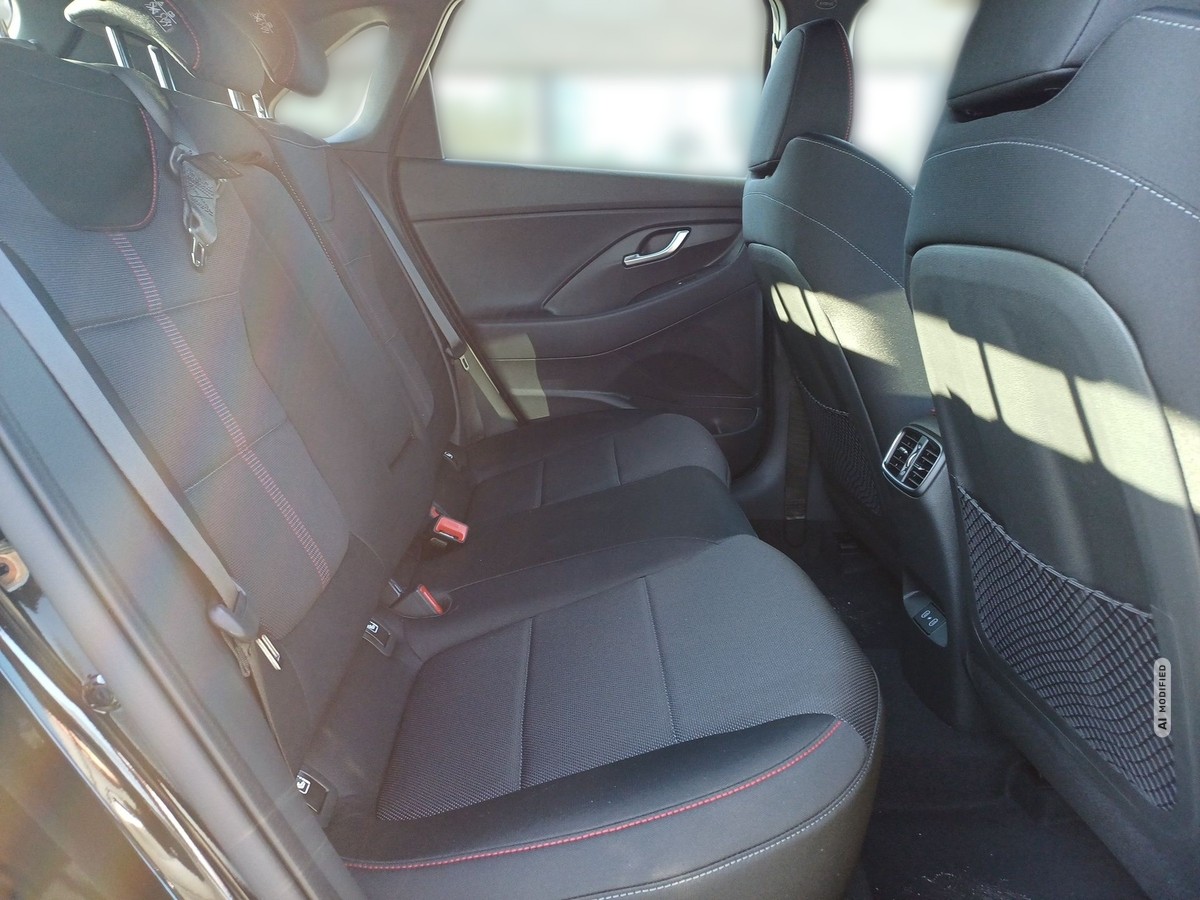 Hyundai i30 N-Line 1.6 T-GDI 7-DCT Kamera App PDC LED Navi