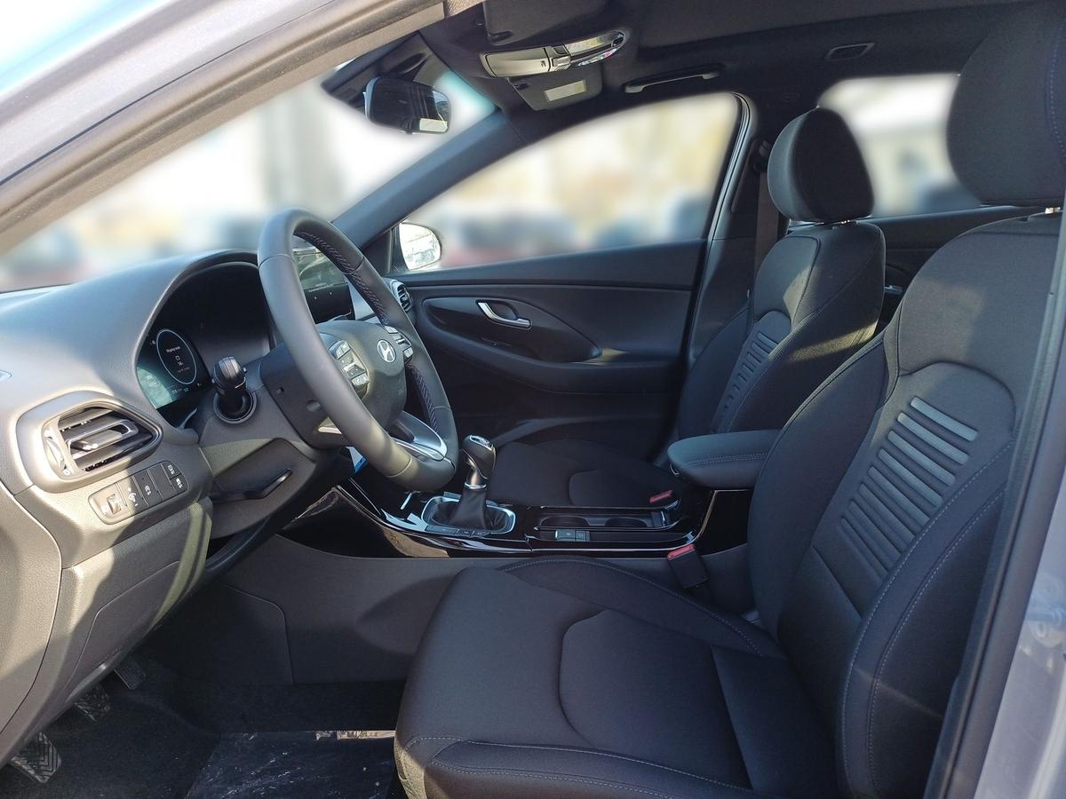 Hyundai i30 Kombi 1.5 T-GDI 48V 6-M/T Advantage Pano Kamera LED Navi