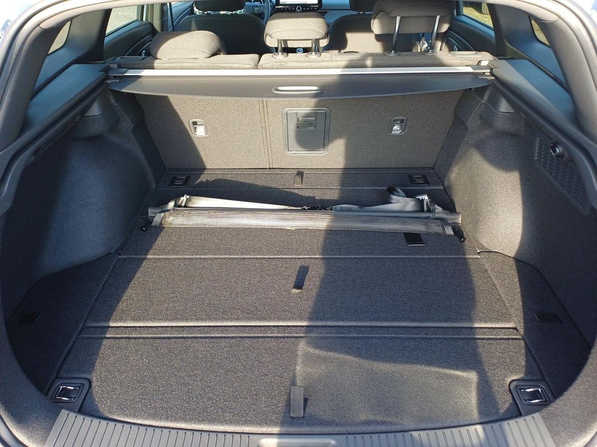 Hyundai i30 Kombi 1.5 T-GDI 48V 6-M/T Advantage Pano Kamera LED Navi