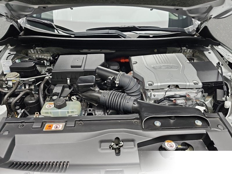 Mitsubishi Eclipse Cross 2.4 MIVEC PHEV CVT SELECT NAVI LED STANDH. 360° LM