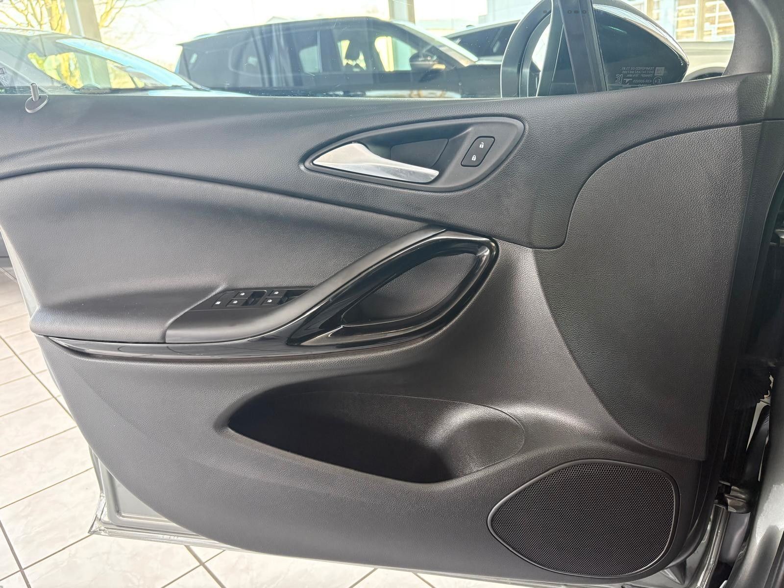 Opel Astra K Sports Tourer Elegance 1.2 96KW (130 PS)