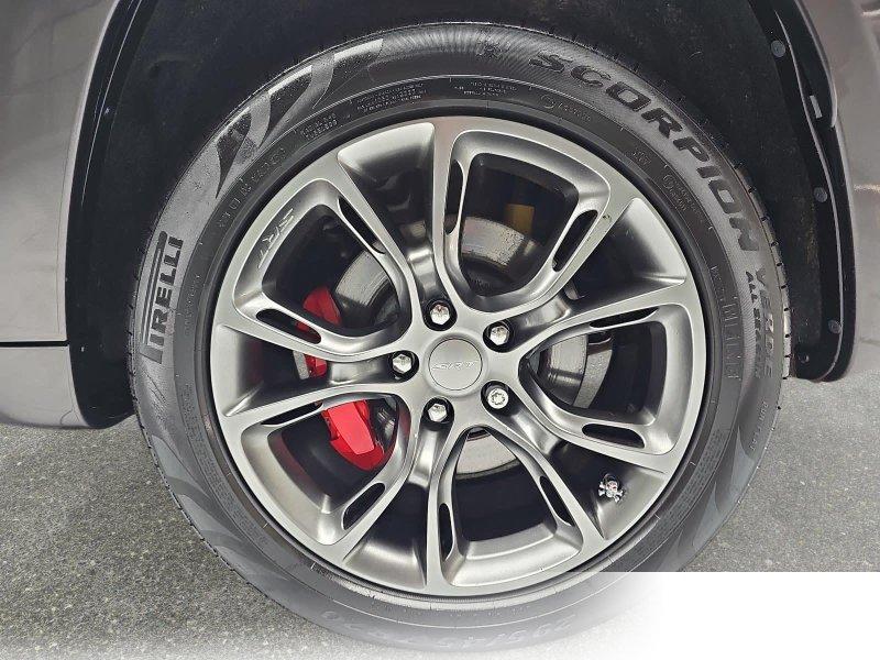 Jeep Grand Cherokee 6.4 AUTO. SRT AWD NAVI SOUND WINTER PANO AHK LM20