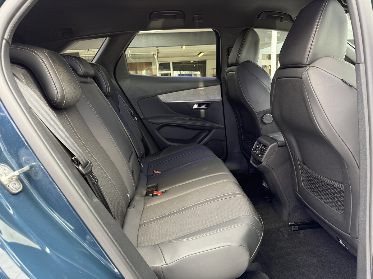 Peugeot 3008 1.2 Hybrid 136 GT (EURO 6d) 