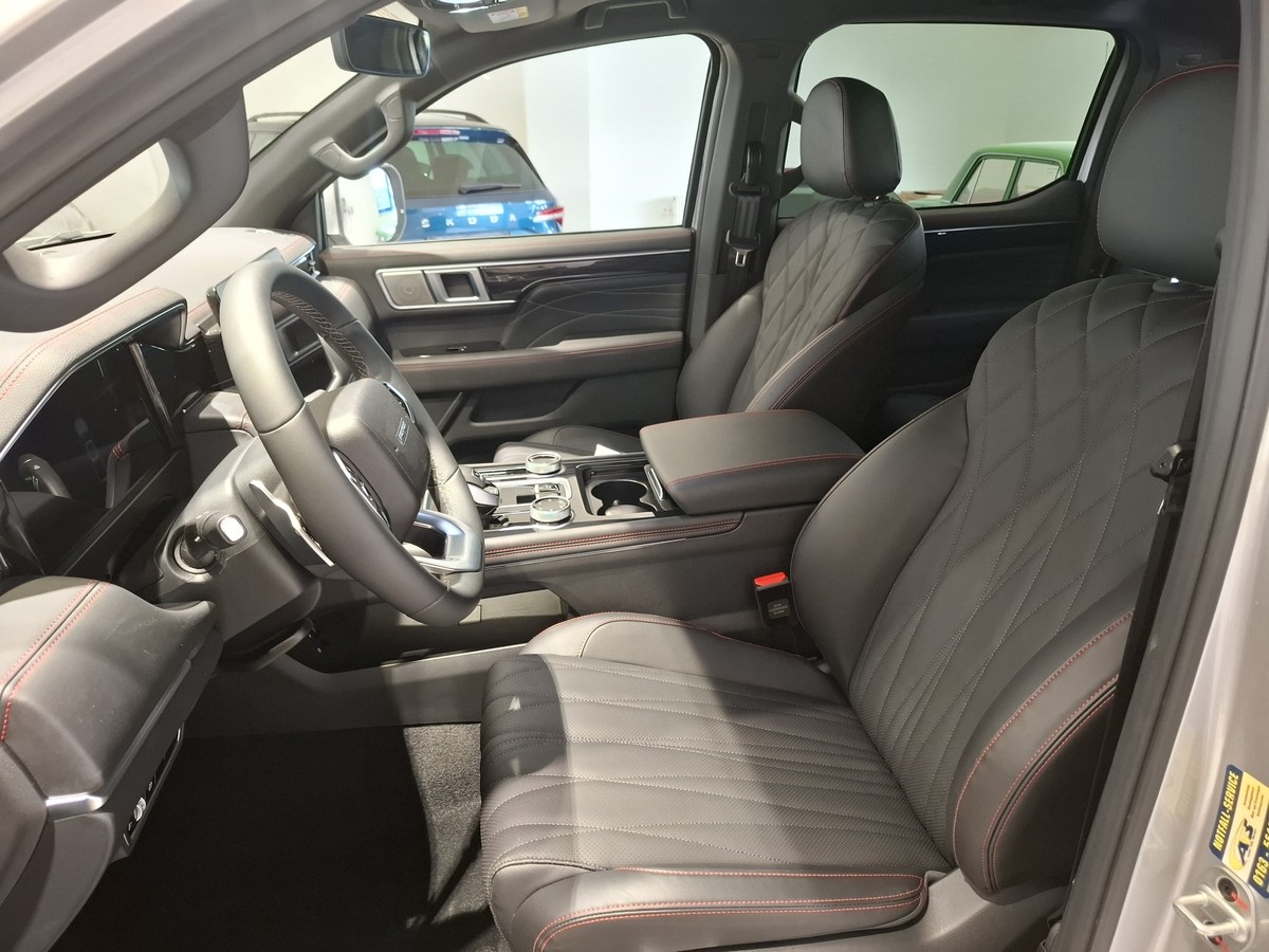 Foton 4 Ultra Black Edition NEU Lagerfahrzeug