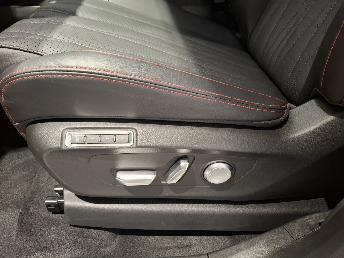 Foton 4 Ultra Black Edition NEU Lagerfahrzeug