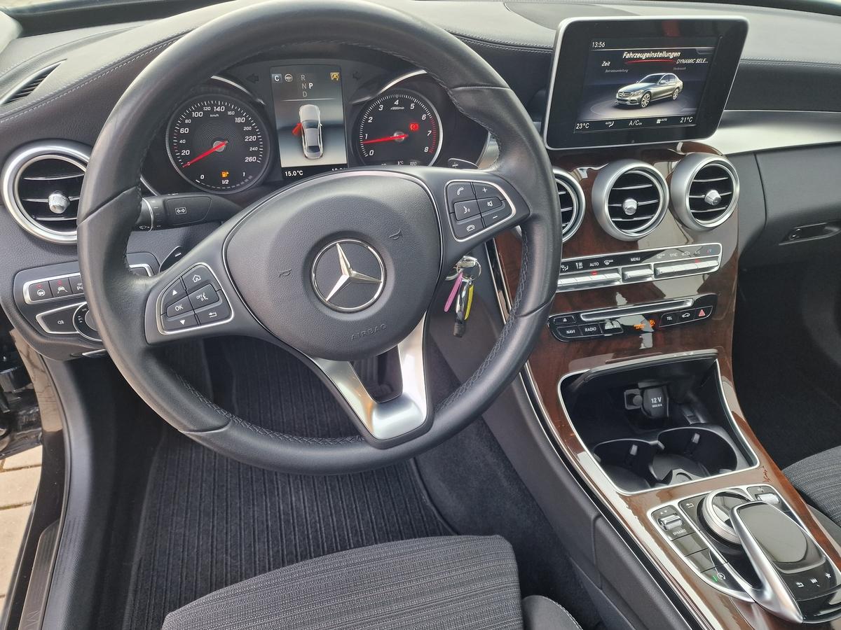 Mercedes-Benz C 300  Excl.*Navi*Sportsitze*LED*ACC*3,99%