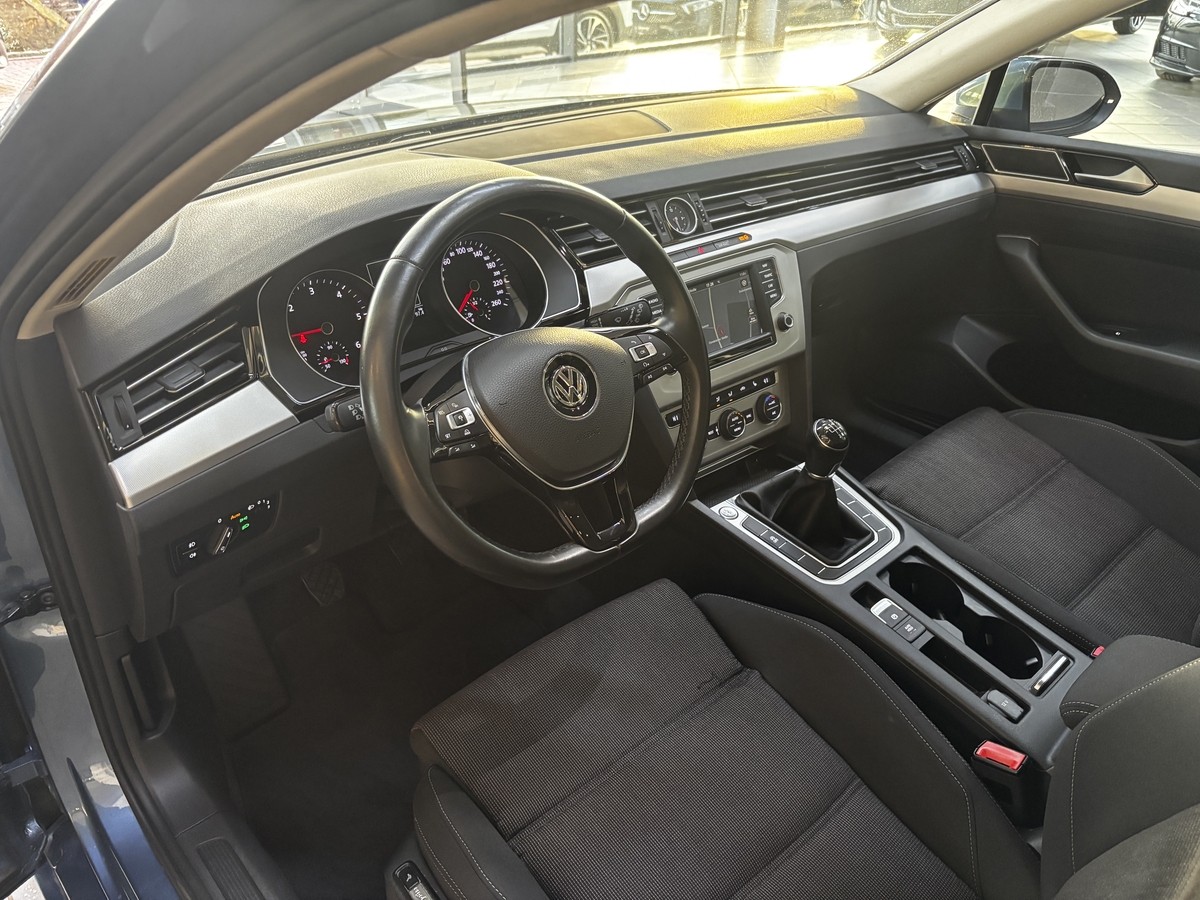 Volkswagen Passat 1.6 TDI BMT Comfortline ACC Navi Massage