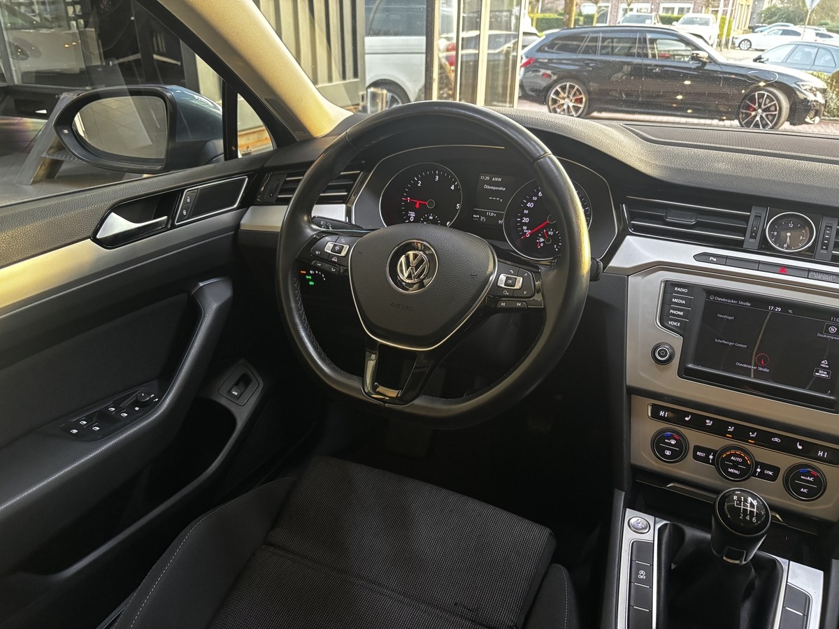 Volkswagen Passat 1.6 TDI BMT Comfortline ACC Navi Massage