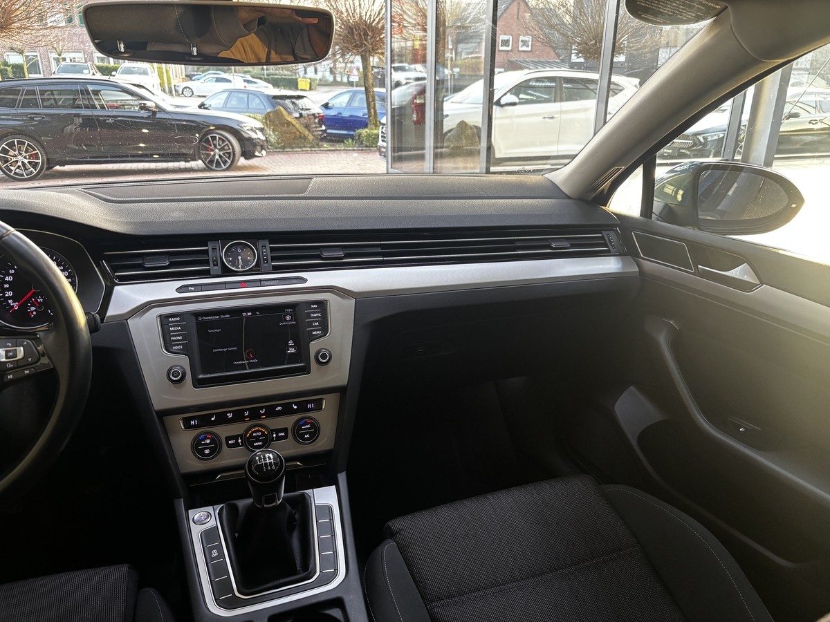 Volkswagen Passat 1.6 TDI BMT Comfortline ACC Navi Massage