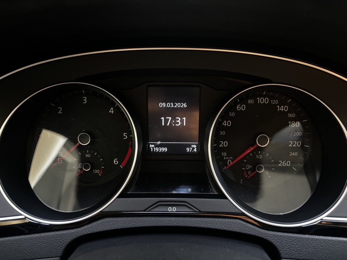 Volkswagen Passat 1.6 TDI BMT Comfortline ACC Navi Massage