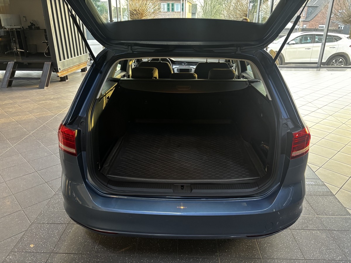 Volkswagen Passat 1.6 TDI BMT Comfortline ACC Navi Massage