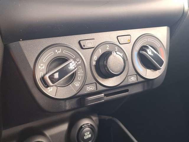 Suzuki Swift 1.2 Mild-Hybrid Comfort KLIMA / RADIO-CD / METALLI