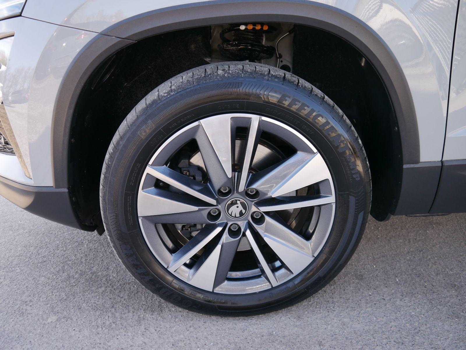 Skoda Karoq Selection TOP PLUS Edition 1,5 TSI DSG*SMARTLINK*LED*PDC*KAMERA*TEMPOMAT*S