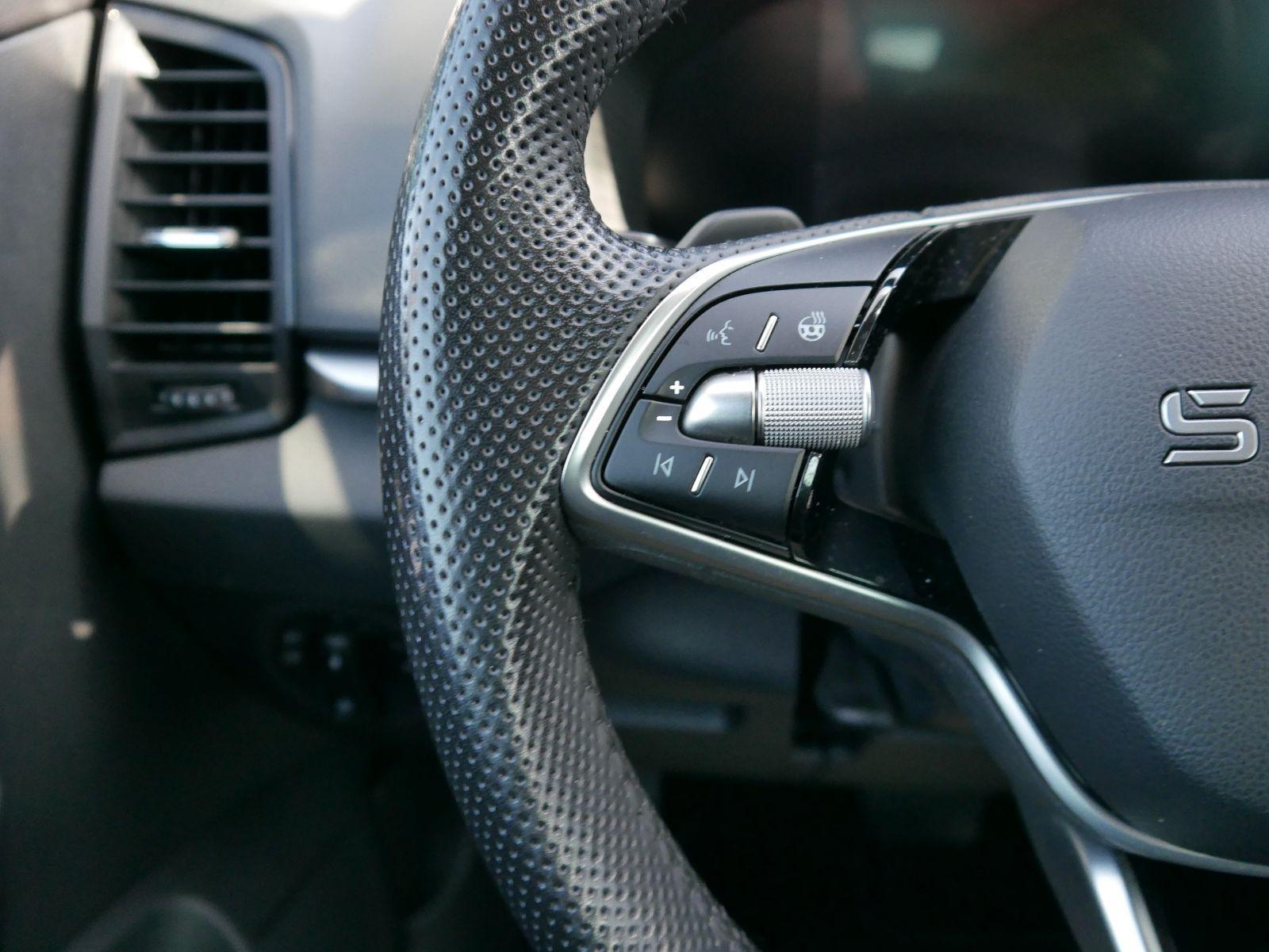 Skoda Karoq Selection TOP PLUS Edition 1,5 TSI DSG*SMARTLINK*LED*PDC*KAMERA*TEMPOMAT*S