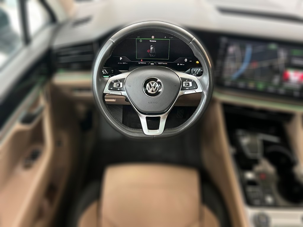 Volkswagen Touareg 3.0 Atmosphere*4x4 Lenk+Luftfd+AHK*