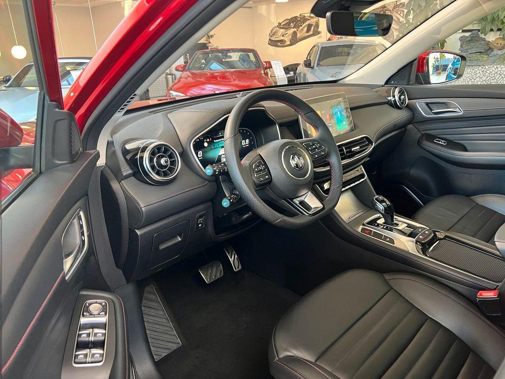 MG HS Luxury*ACC*360°*PANO*SHZ*NAV*CARPLAY*AMBIENT