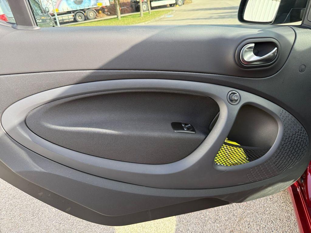 Smart ForTwo EQ Cabrio passion --NAVIGATION+SITZHEIZUNG+LED--