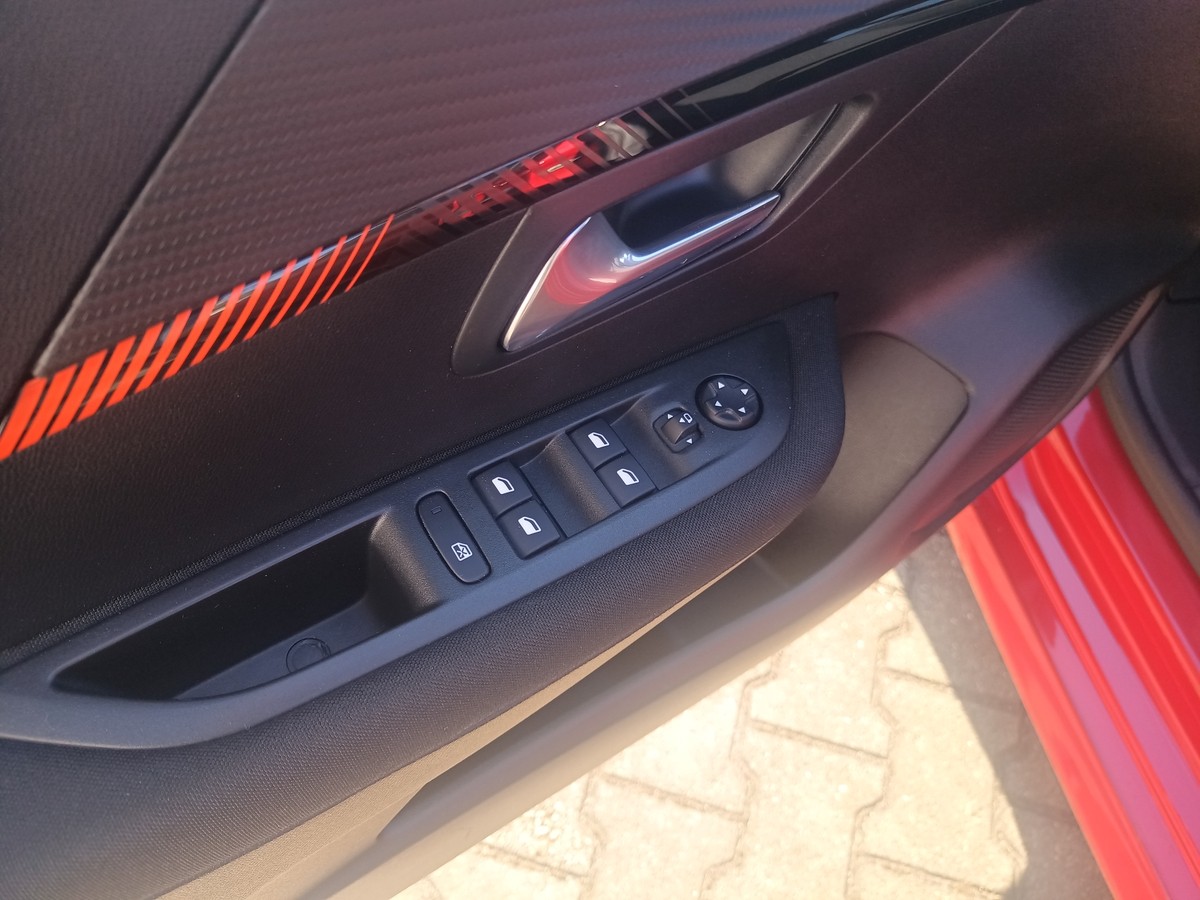 Peugeot 208 1.2 PureTech 100 Active Pack (EURO 6d) 