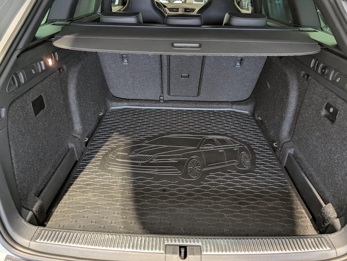 Skoda Superb Combi 1.8TSI Sportline Canton DCC