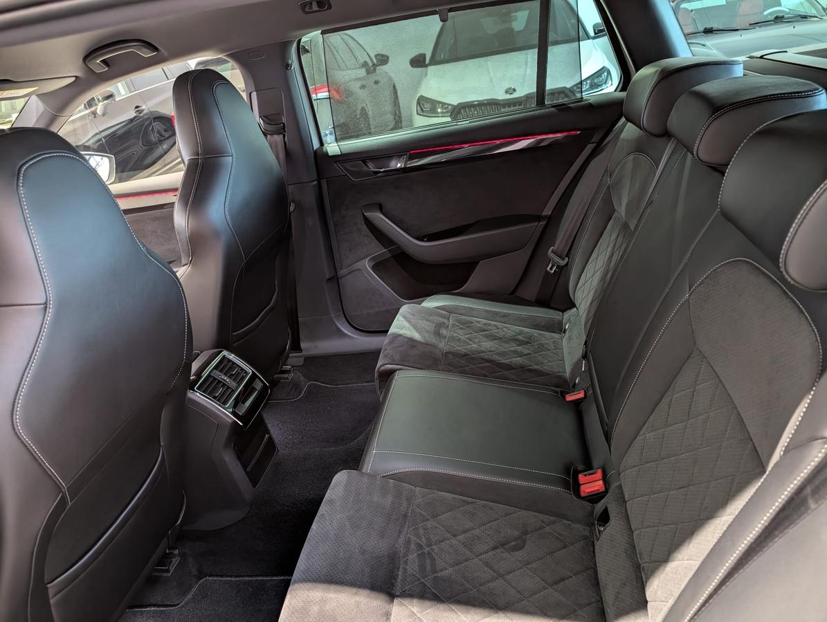 Skoda Superb Combi 1.8TSI Sportline Canton DCC