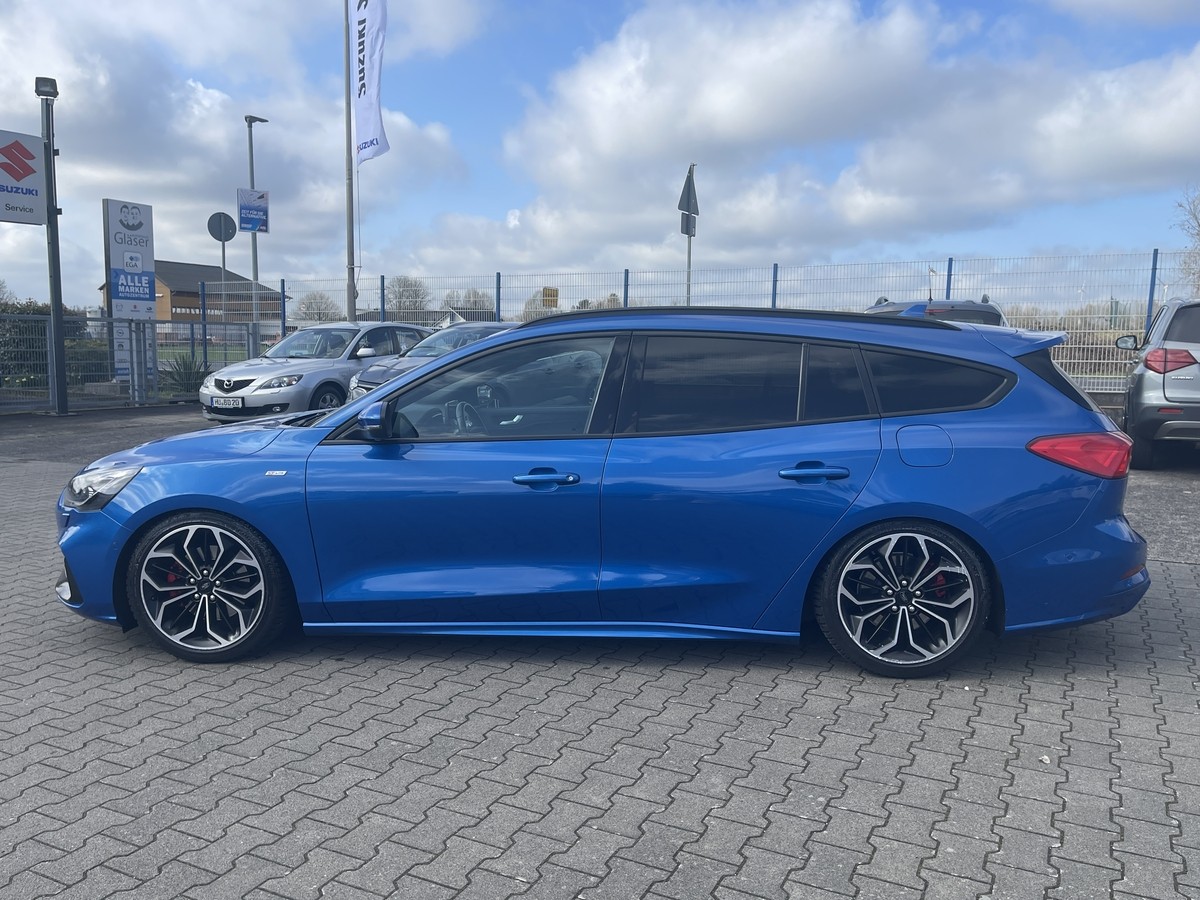 Ford Focus Kombi ST-Line Navi Lenkradhzg.LED AHK