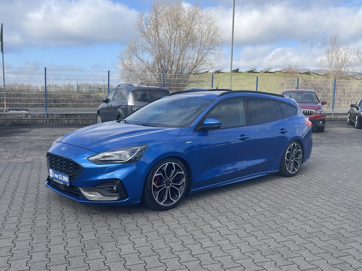 Ford Focus Kombi ST-Line Navi Lenkradhzg.LED AHK