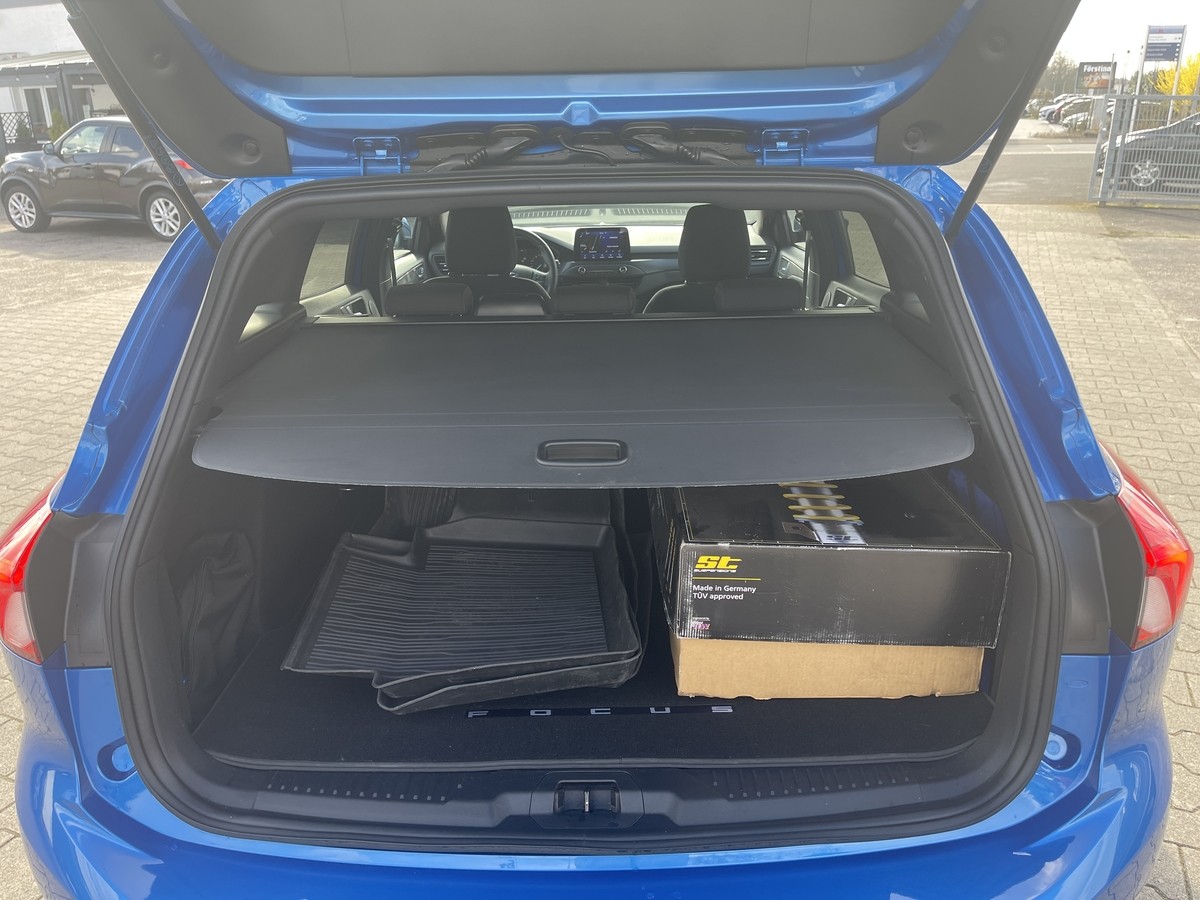 Ford Focus Kombi ST-Line Navi Lenkradhzg.LED AHK