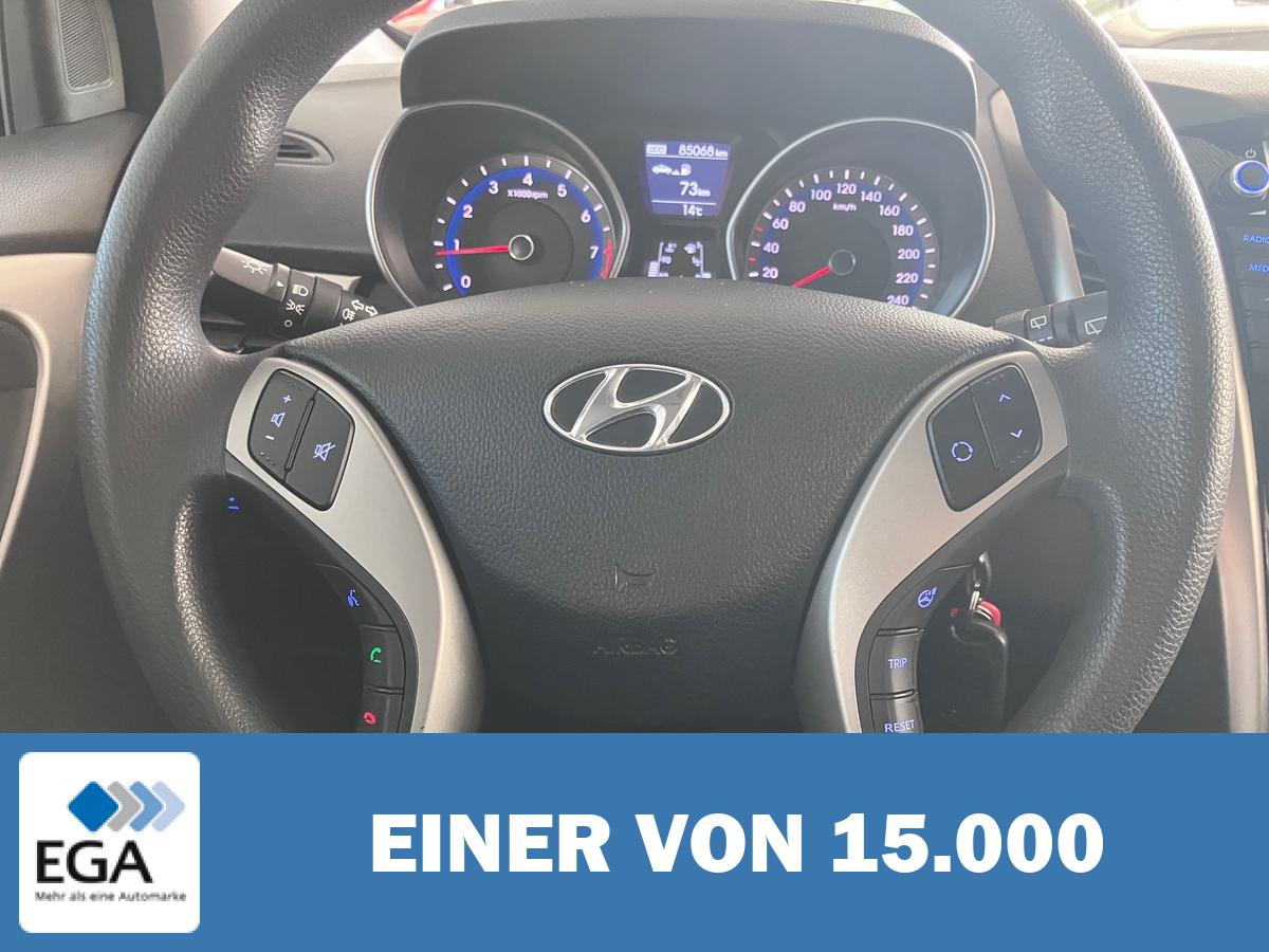Hyundai i30 1.4 Trend blue - Navi/ Kamera/ Klima