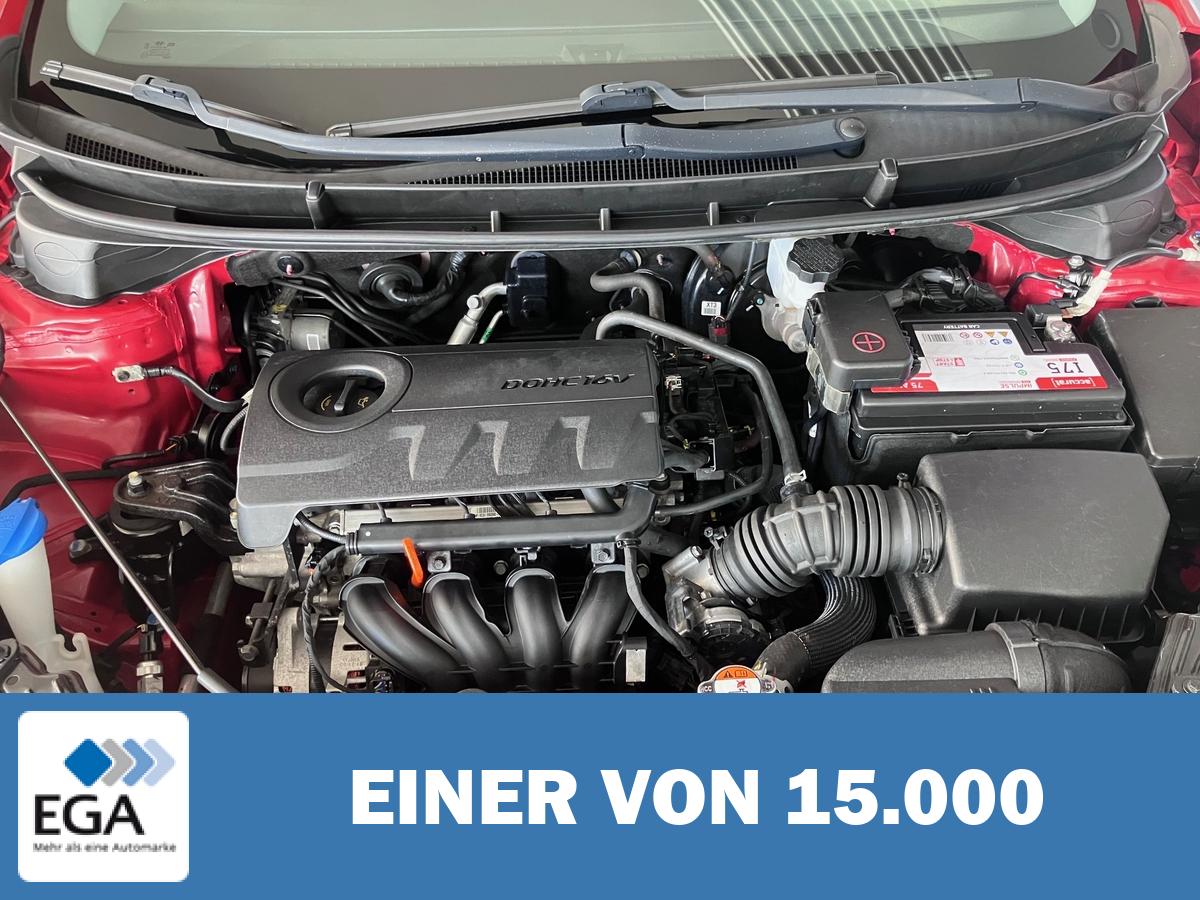 Hyundai i30 1.4 Trend blue - Navi/ Kamera/ Klima