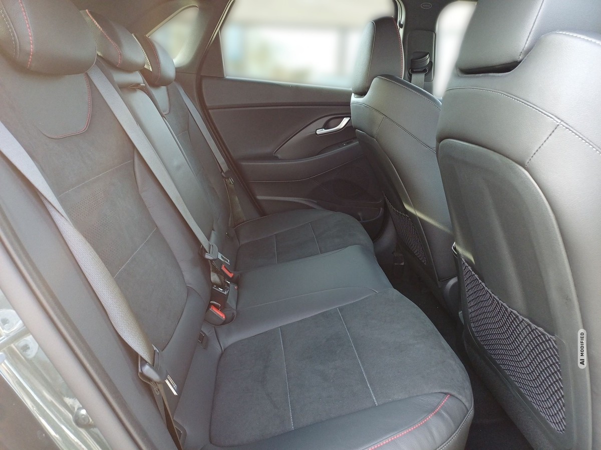 Hyundai i30 1.5 T-GDI 48V 7-DCT N LINE Navi+SH+PDC