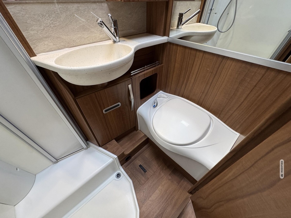 HYMER / ERIBA / HYMERCAR Exis-t 588 Sat TV+Markise+Efoy+Fahrradträger