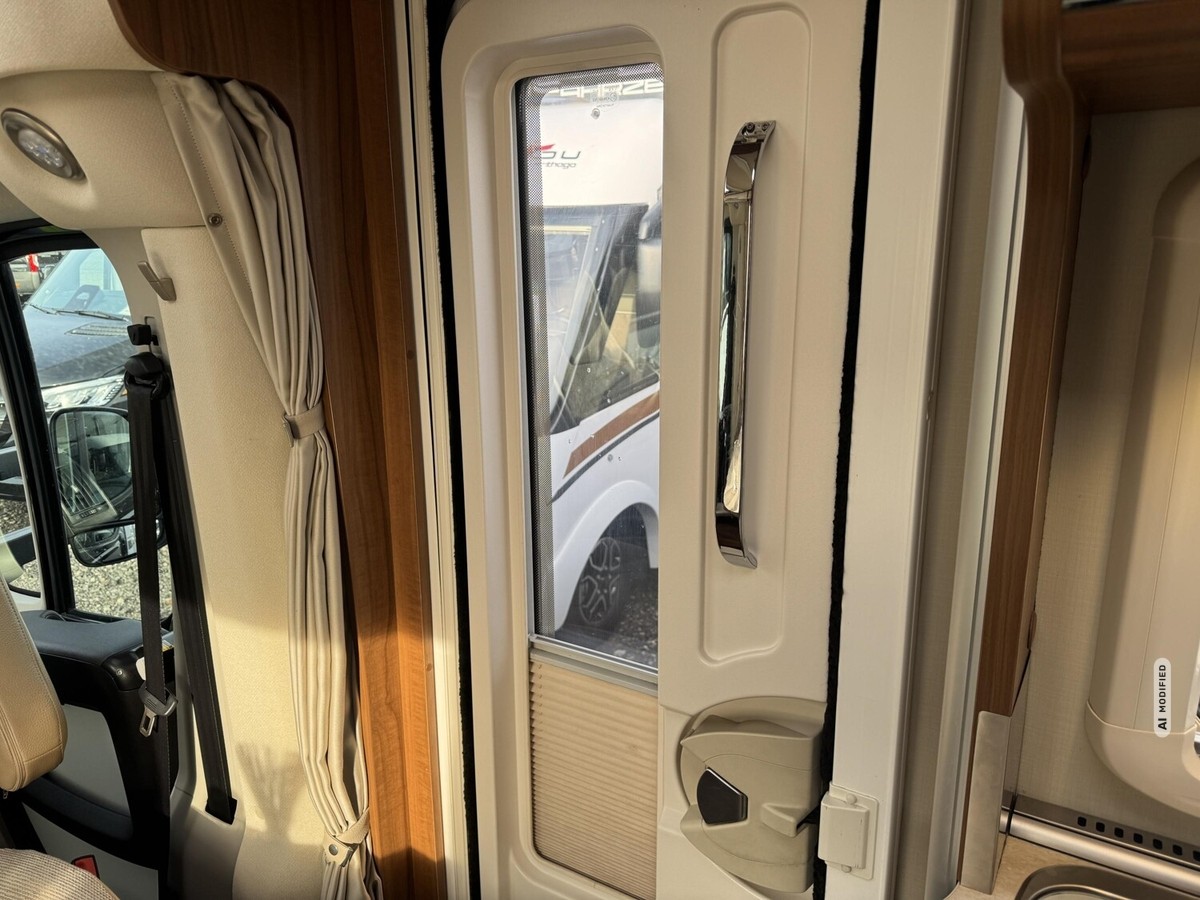 HYMER / ERIBA / HYMERCAR Exis-t 588 Sat TV+Markise+Efoy+Fahrradträger