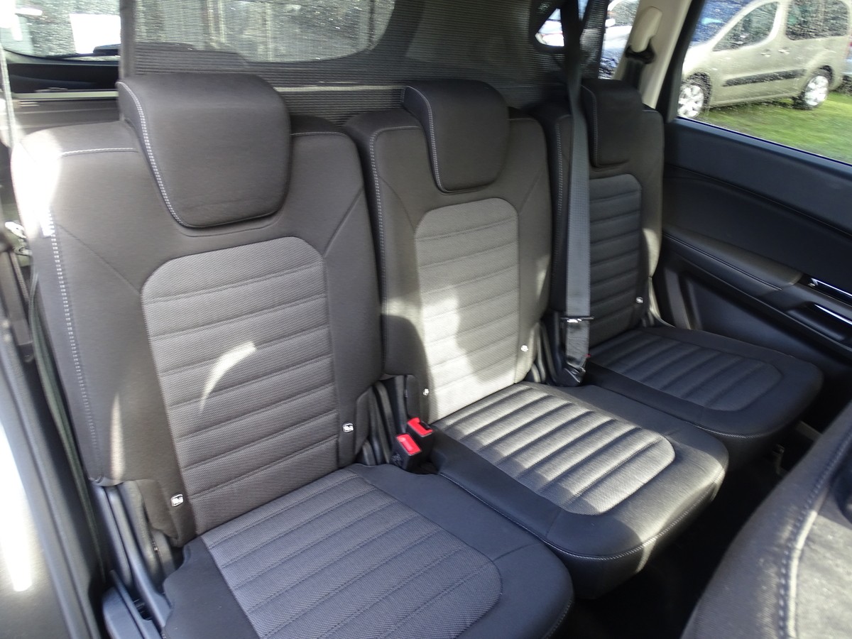 Ford S-Max 2.5 Duratec (FHEV) Hybrid Titanium 
