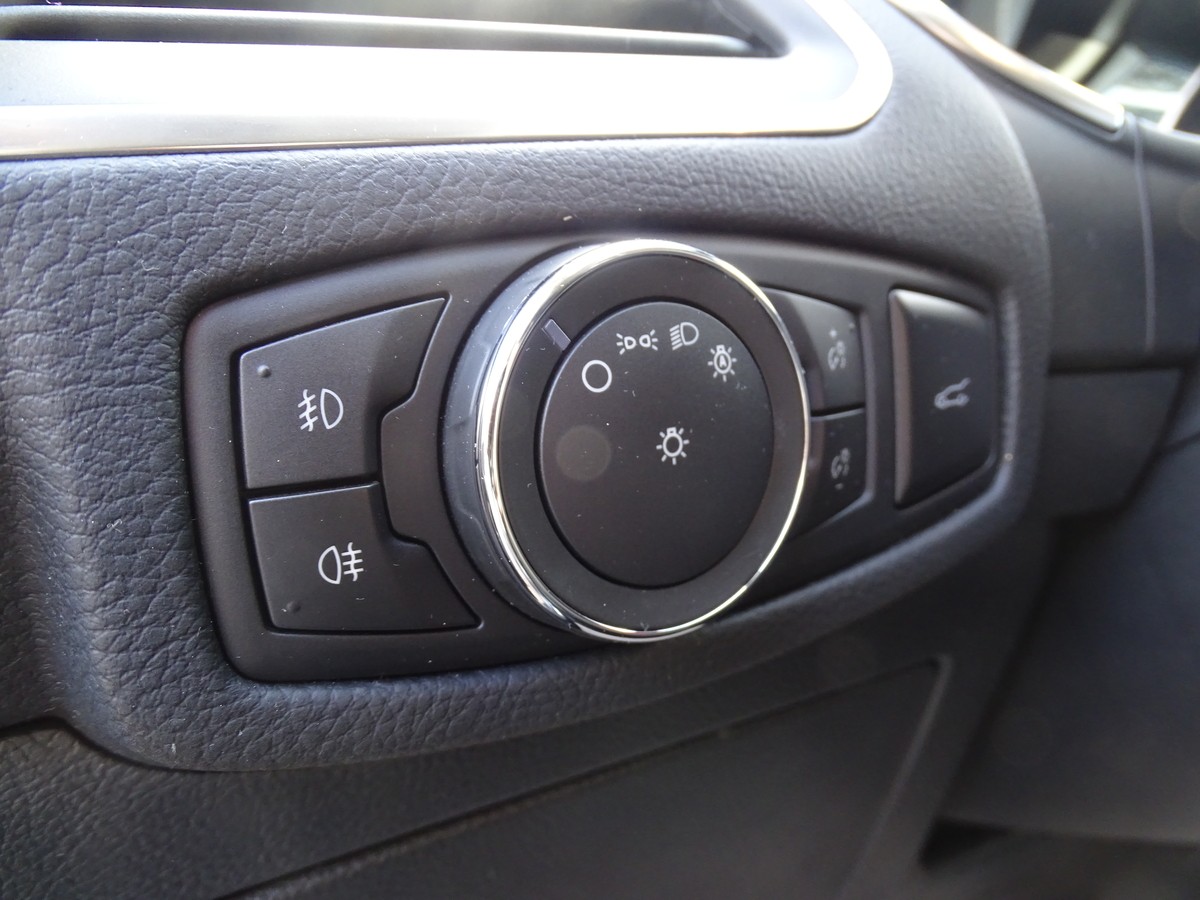 Ford S-Max 2.5 Duratec (FHEV) Hybrid Titanium 