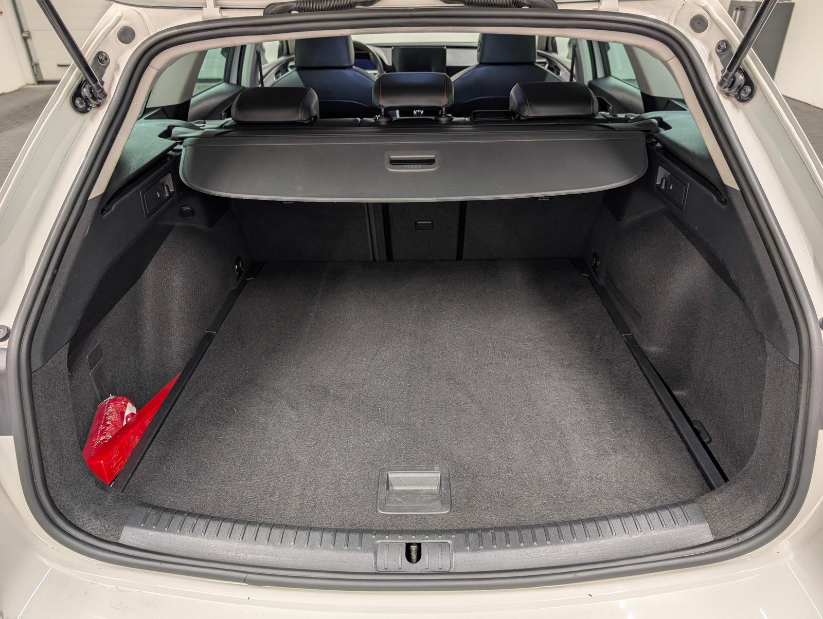 Seat Leon ST FR LED/Navi/SHZ/LHZ/Kam/ACC/Keyl./17-LM