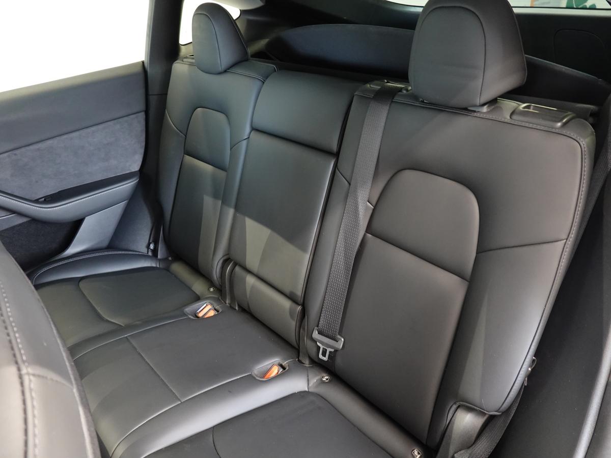 Tesla Model Y RWD Basis RWD*8Fach*AHK*92Batterie*