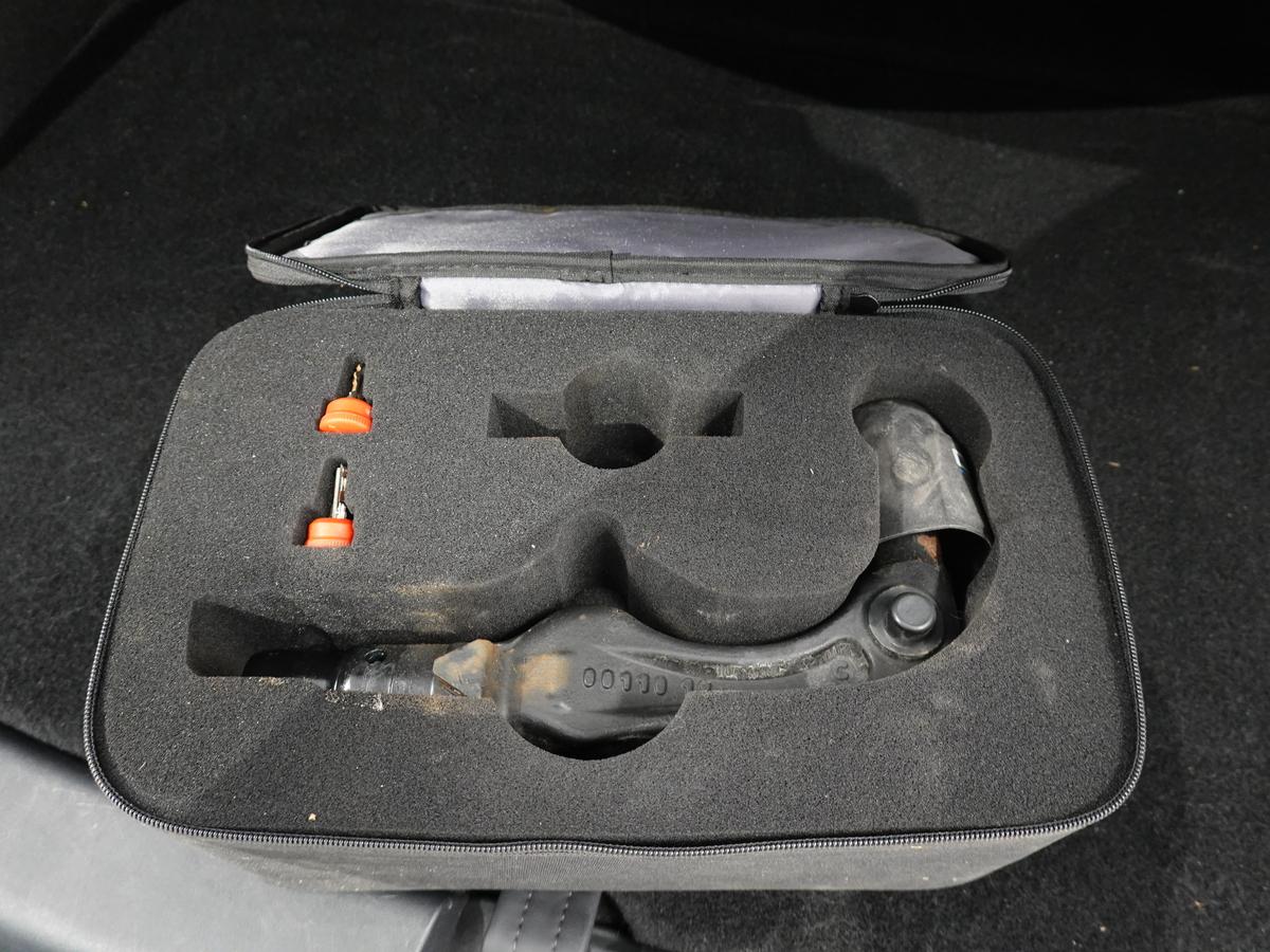 Tesla Model Y RWD Basis RWD*8Fach*AHK*92Batterie*