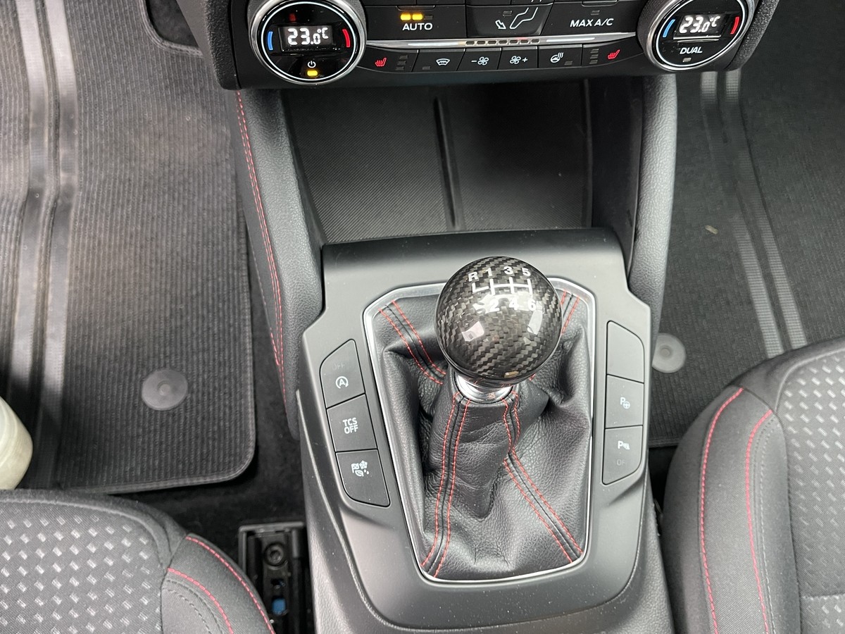 Ford Focus Kombi ST-Line Navi Lenkradhzg.LED AHK