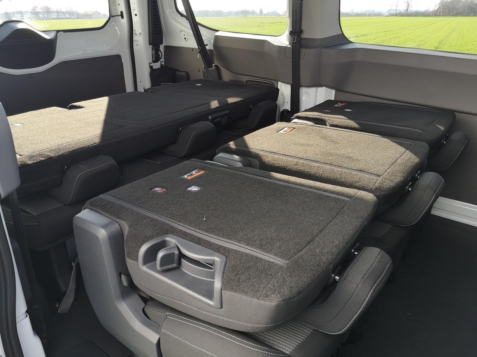 Volkswagen T7 Kombi 2.0 TDI DSG 9 Sitzer Kamera AHK GV5