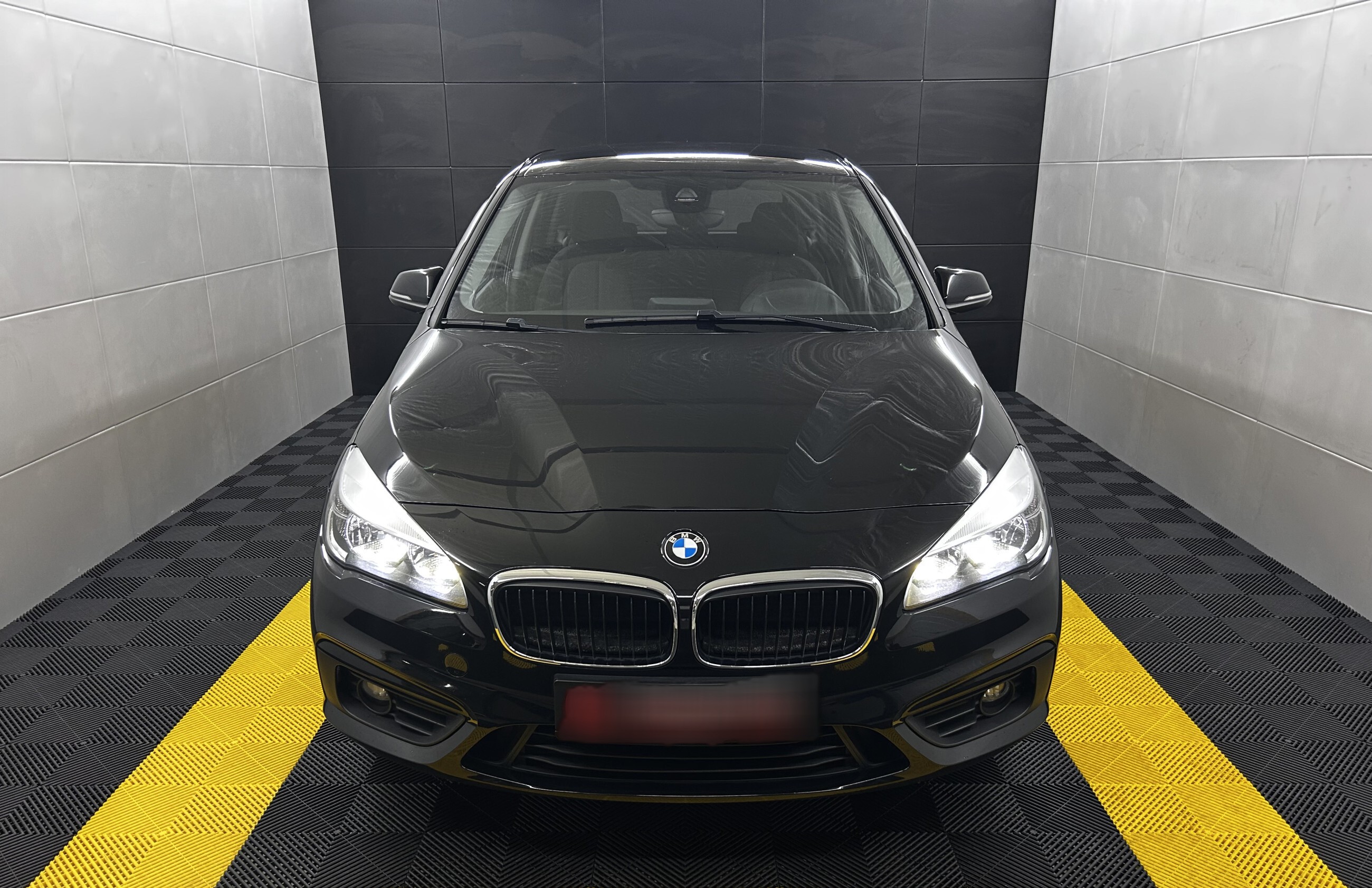 BMW 220 Active Tourer d+Temp+LED+PDC+BT+AHK+SHZG