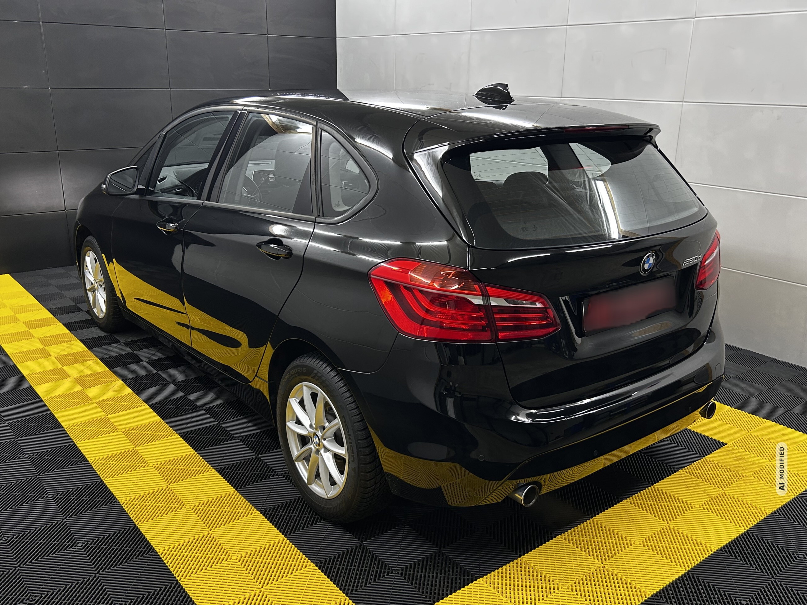 BMW 220 Active Tourer d+Temp+LED+PDC+BT+AHK+SHZG