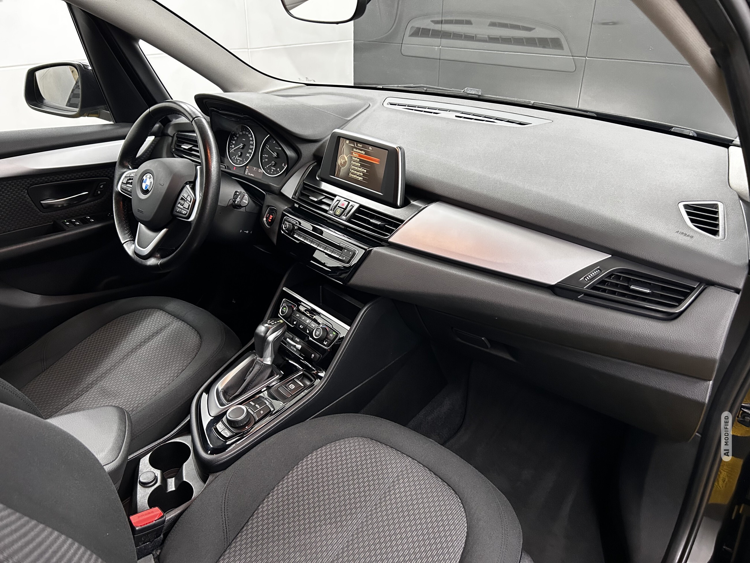 BMW 220 Active Tourer d+Temp+LED+PDC+BT+AHK+SHZG