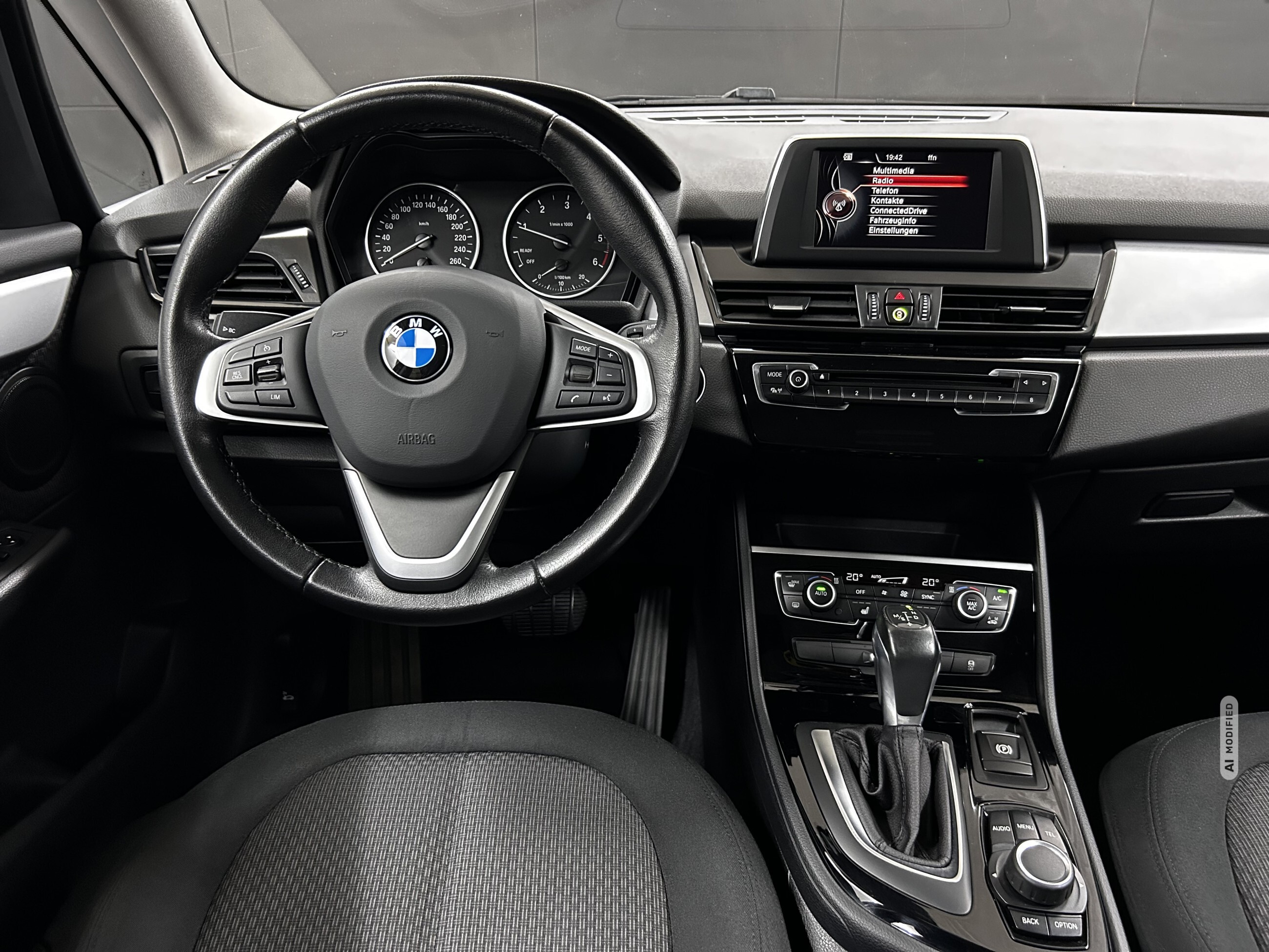 BMW 220 Active Tourer d+Temp+LED+PDC+BT+AHK+SHZG